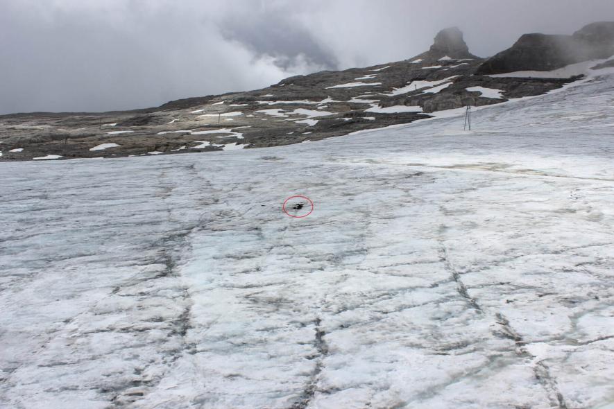 02-swiss-couple-glacier-bodies.adapt_.885.1.jpg